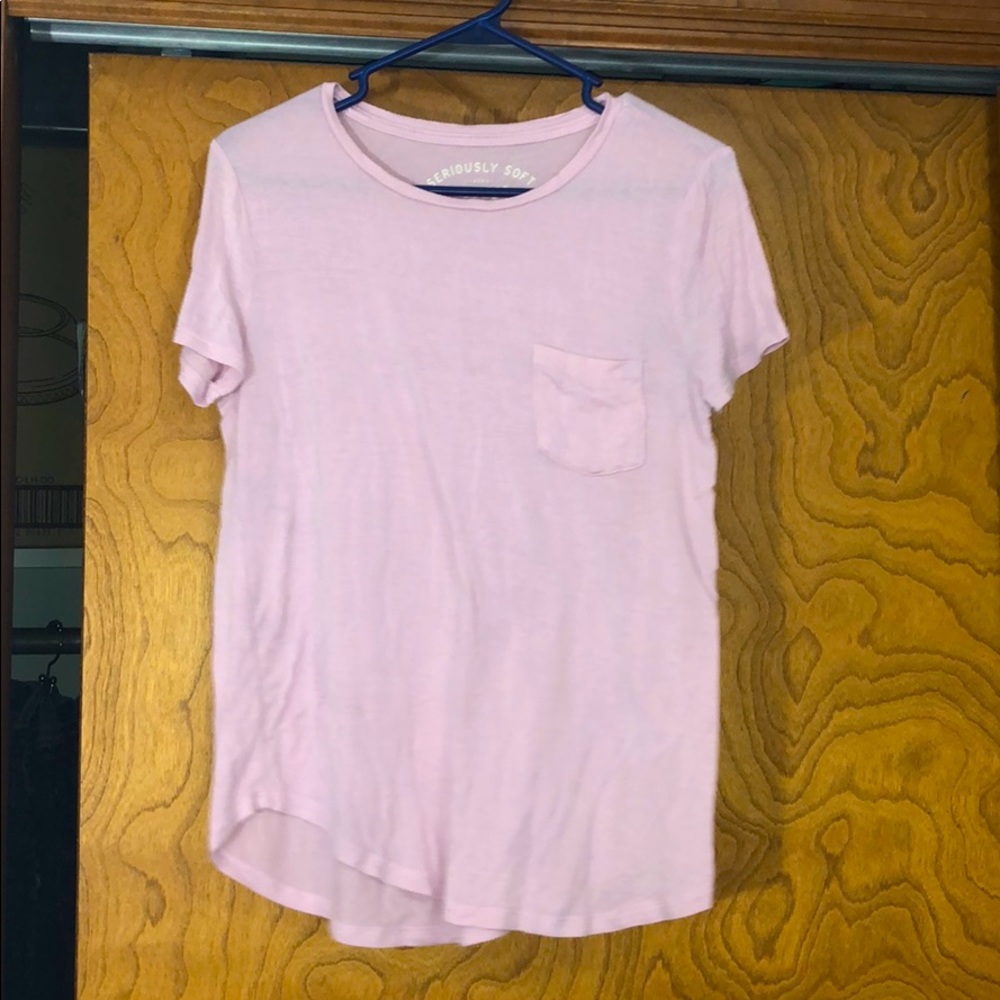 light pink tshirt w/pocket